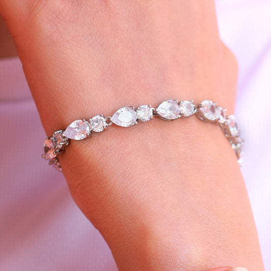 Image of (Silver Serenity Bracelet) from an exquisite collection by Al Musk Jewellery.