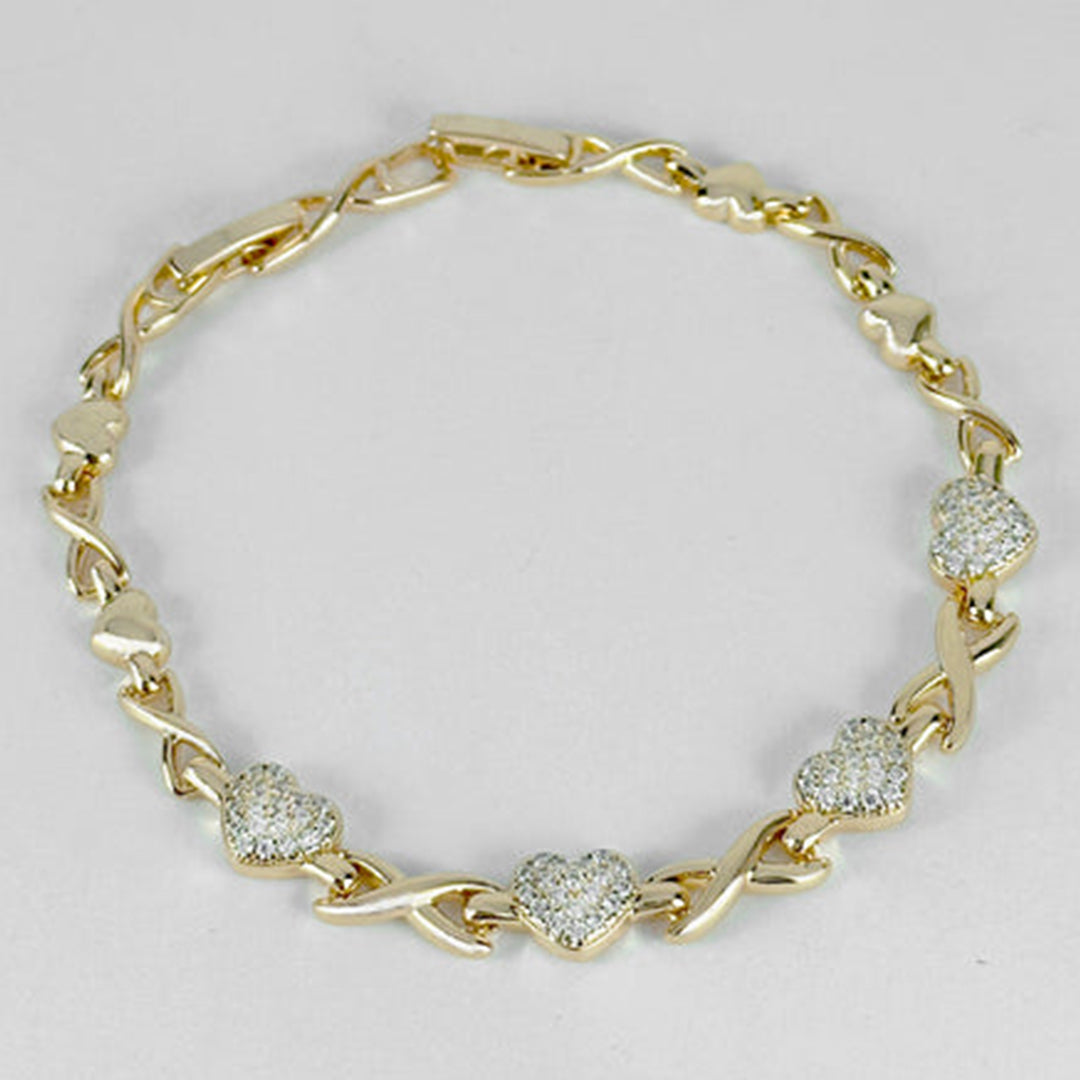 Another closeup showing intricate details of Al Musk Jewellery's (Golden Hearts Bracelet).