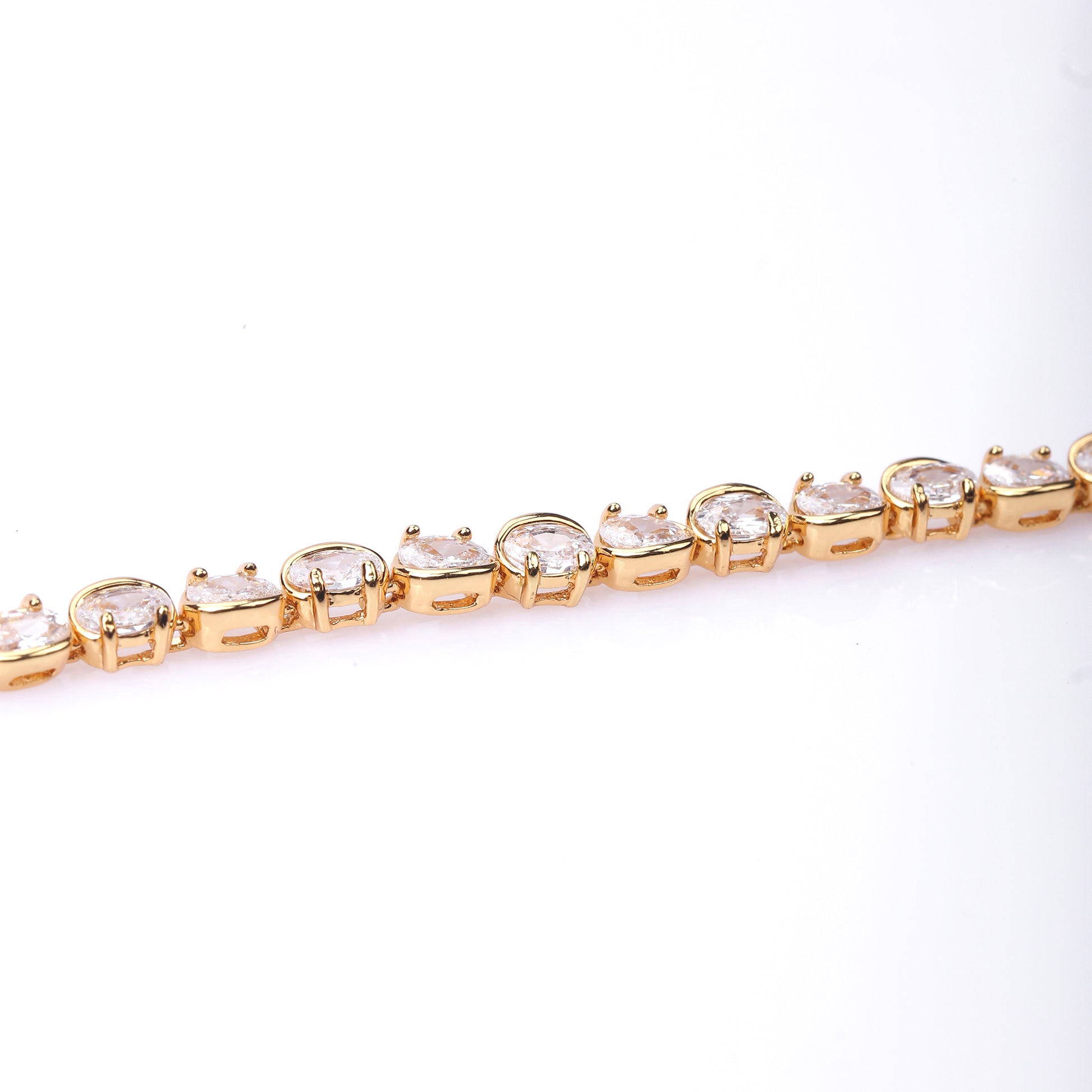 Image of (Ovalis Bracelet) from an exquisite collection by Al Musk Jewellery.